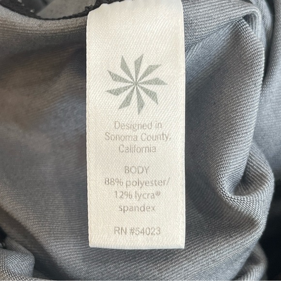 Athleta Black Gray Striped Leggings Running Stretch Ankle Workout Womens Size M - Picture 7 of 7